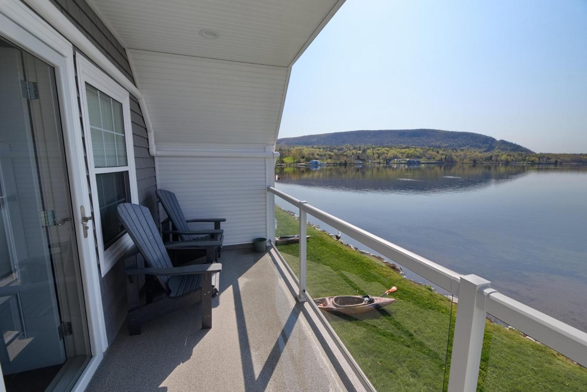 Whycocomagh Keltic Quay Cottages & Bayfront Lodge מראה חיצוני תמונה