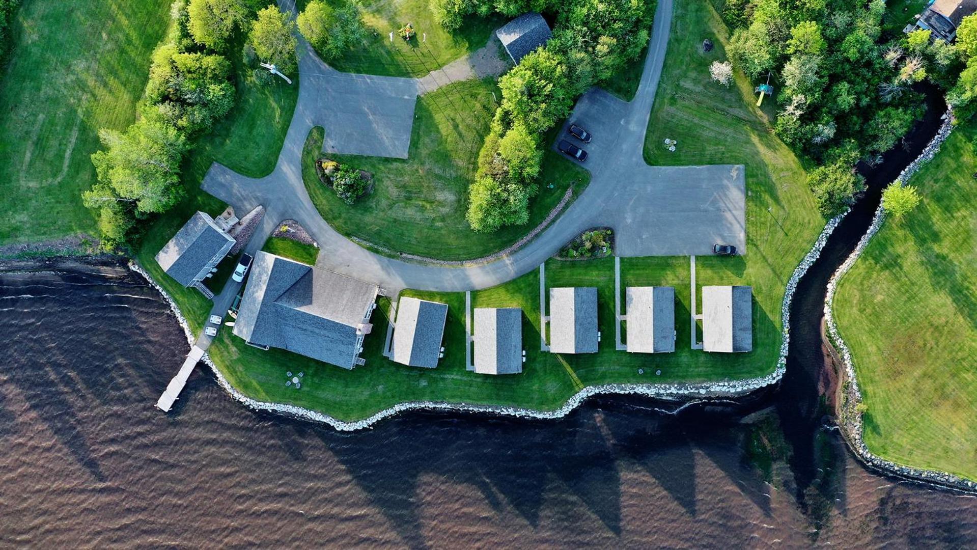 Whycocomagh Keltic Quay Cottages & Bayfront Lodge מראה חיצוני תמונה