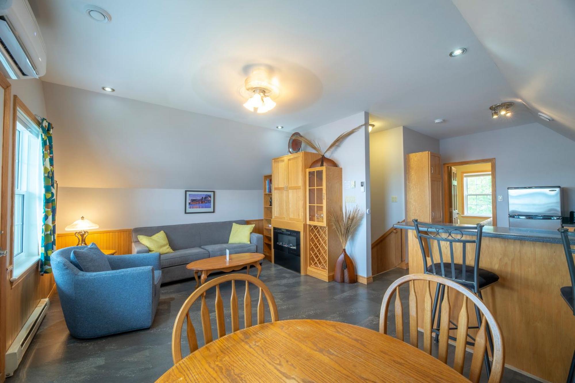 Whycocomagh Keltic Quay Cottages & Bayfront Lodge מראה חיצוני תמונה