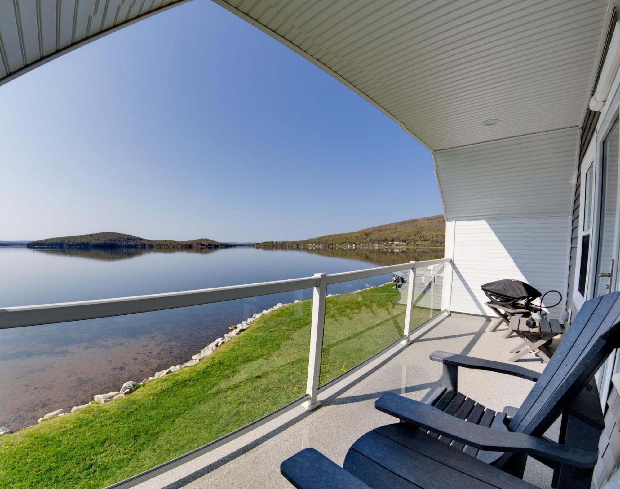 Whycocomagh Keltic Quay Cottages & Bayfront Lodge מראה חיצוני תמונה